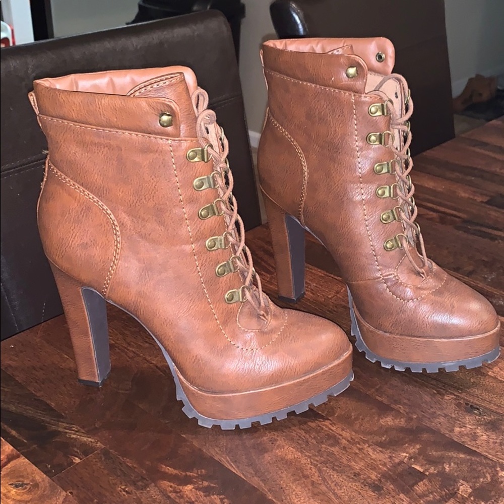 Sexy heeled boots!